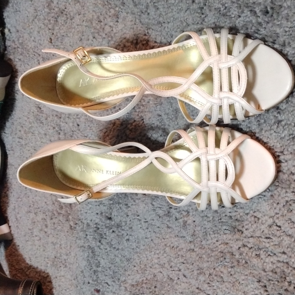 Sandal pump